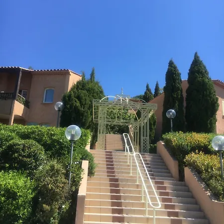 Joli 2 Pieces Vue , Piscine Proche Ste Maxime Bellevue *